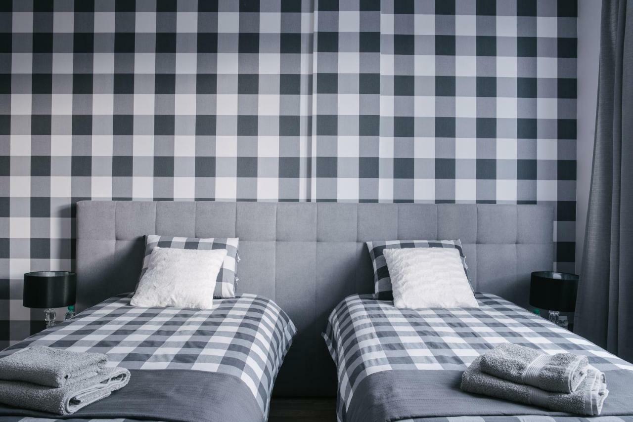 Apartamenty 1 Maja 45 エルブロンク エクステリア 写真