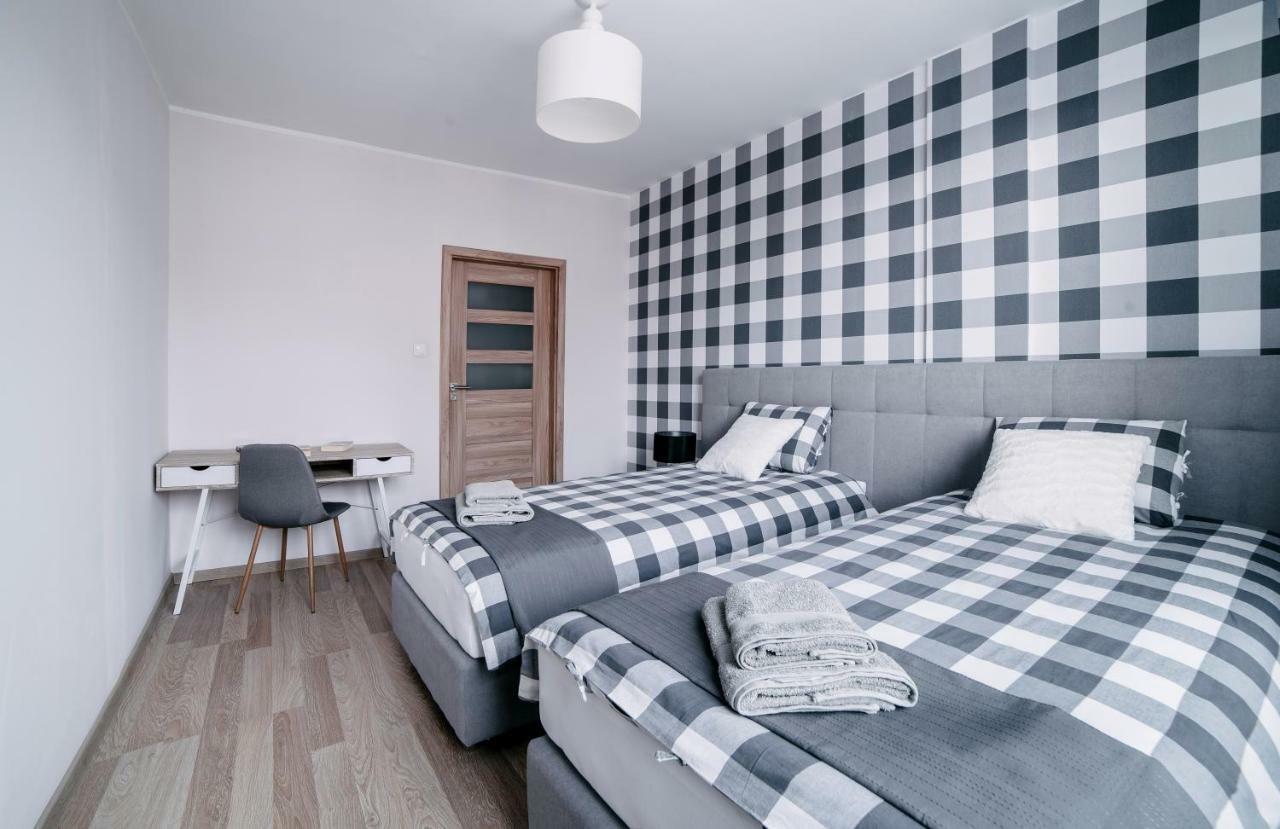 Apartamenty 1 Maja 45 エルブロンク エクステリア 写真